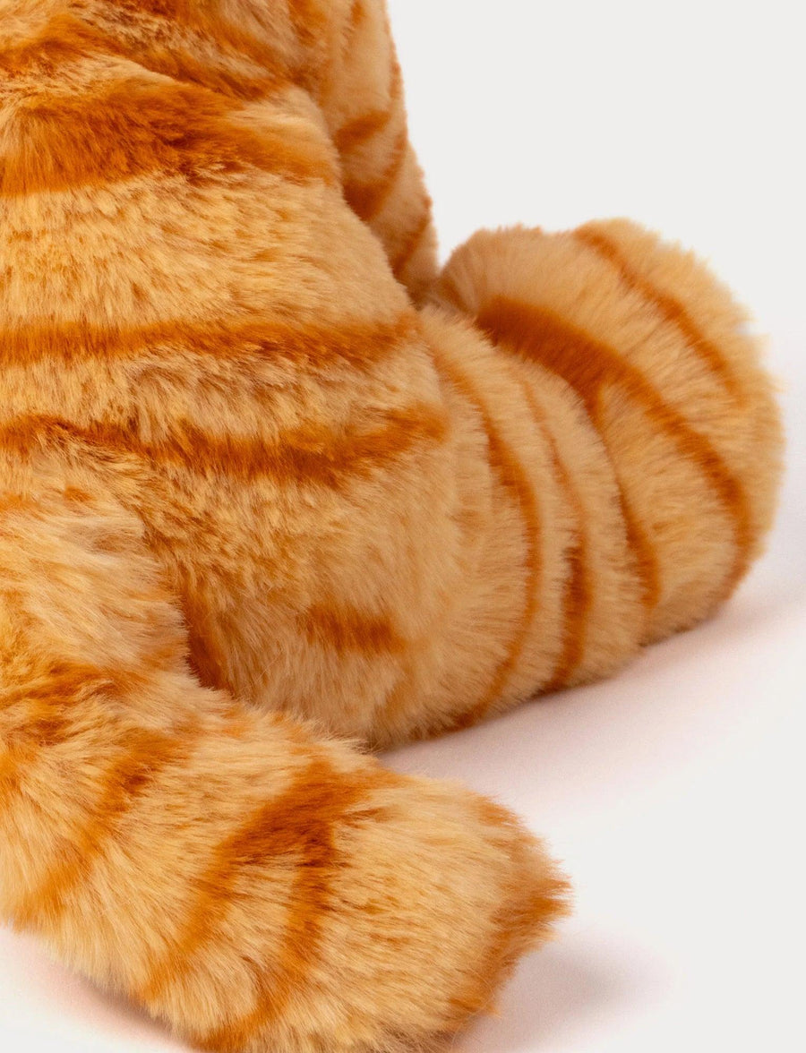 Teddykompaniet Mojje Kattekosedyr – bakvisning av oransje plysj-katt