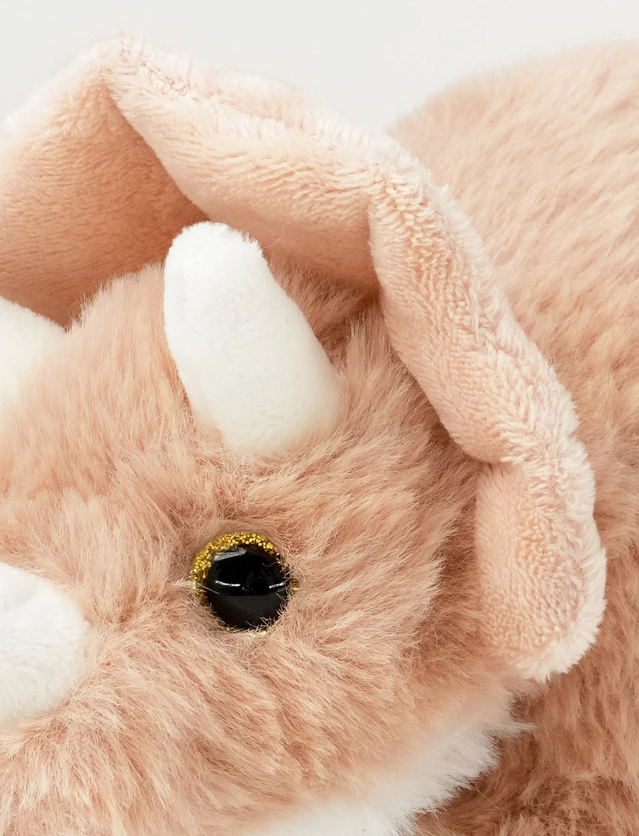Triceratops 27 cm – beige | Teddykompaniet Angle - Bamsedyra AS
