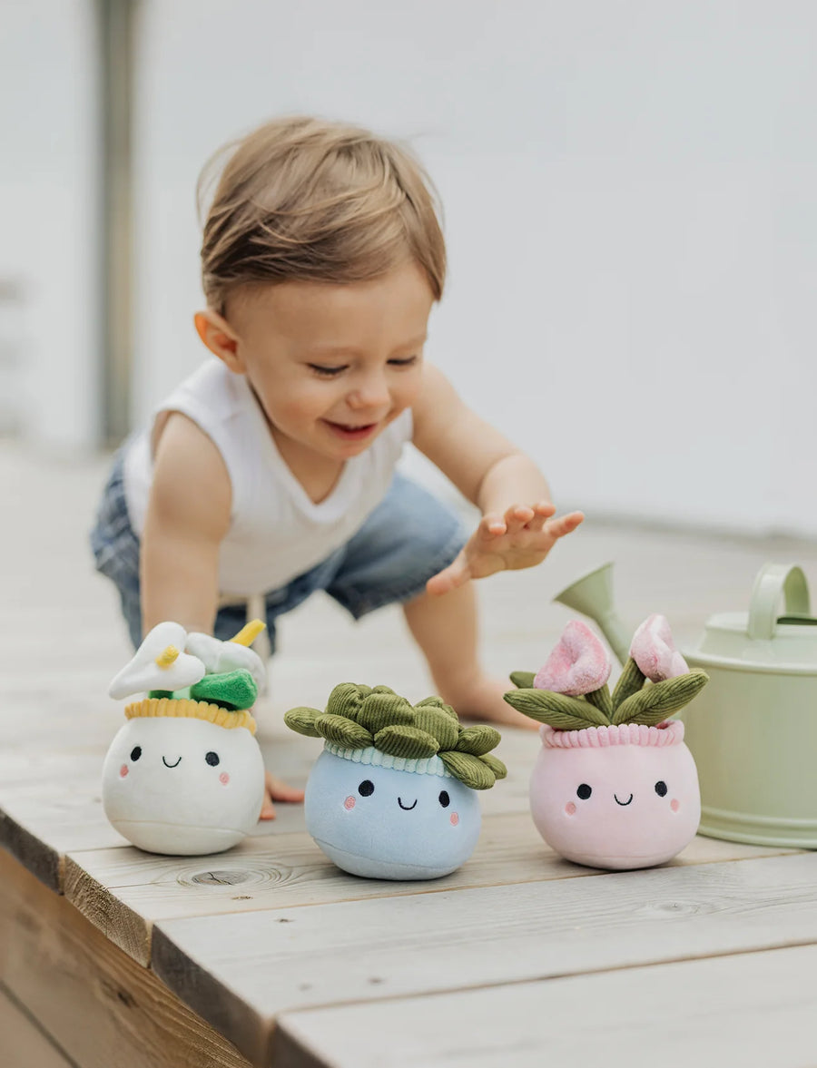 Teddykompaniet Teddy Flowers Plysjblomst – baby som beretter med plysjblomsten