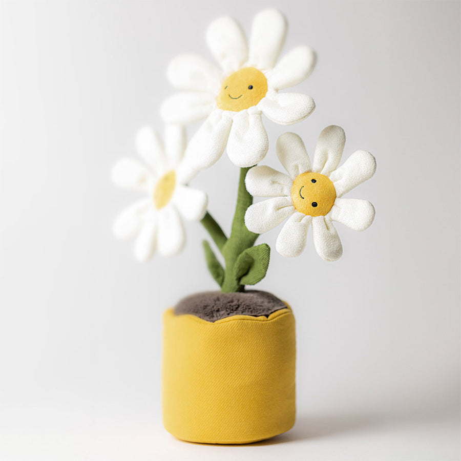 Jellycat Amuseables Daisy sett fra siden – hvit plysj tusenfryd med gul midte