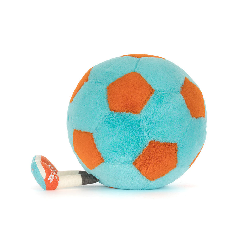 Jellycat Amuseables Football detalj – nærbilde av smilende ansikt og myke armer