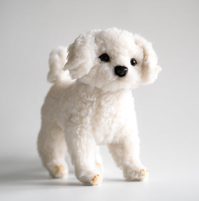 Hansa Creation Bichon Frise Hundebamse – naturtro hvit krøllet Bichon Frise plysj, 21 cm