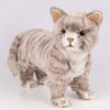 Hansa Creation Grå Katt Stående – naturtro grå katt plysj i stående stilling, 25 cm
