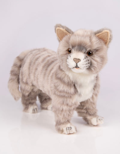Hansa Creation Grå Katt Stående – naturtro grå katt plysj i stående stilling, 25 cm