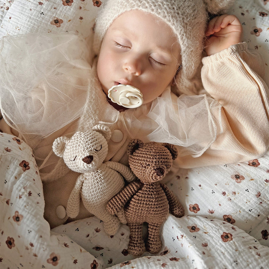Heklet mini Bo the Bear Back View | Patti Oslo - Bamsedyra AS