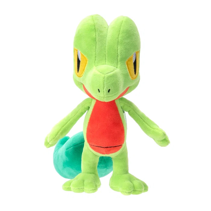 Treecko Pokémon kosedyr sett fra siden – grønn plysj med rød og hvit mage og kraftig hale, 20 cm