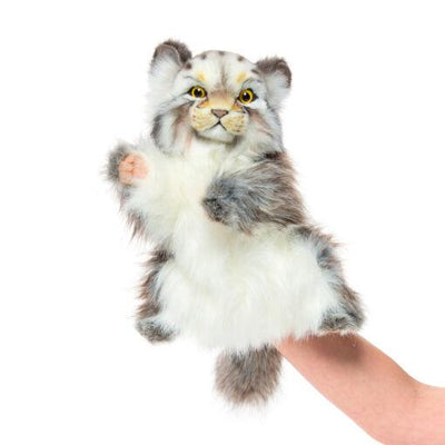 Hansa Creation Pallas Cat Hånddukke – naturtro Pallas-katt hånddukke med grå og brun stripete pels