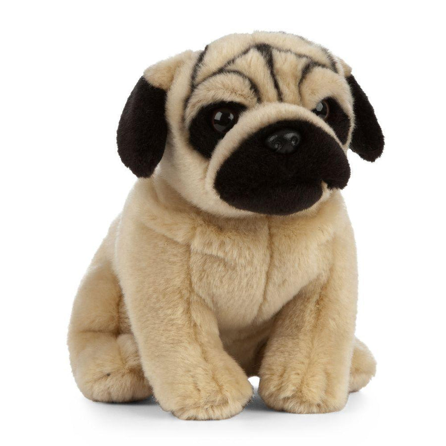 Living Nature Mops Hundekosedyr – naturtro mops med rynkete snute, store mørke øyne og beige pels