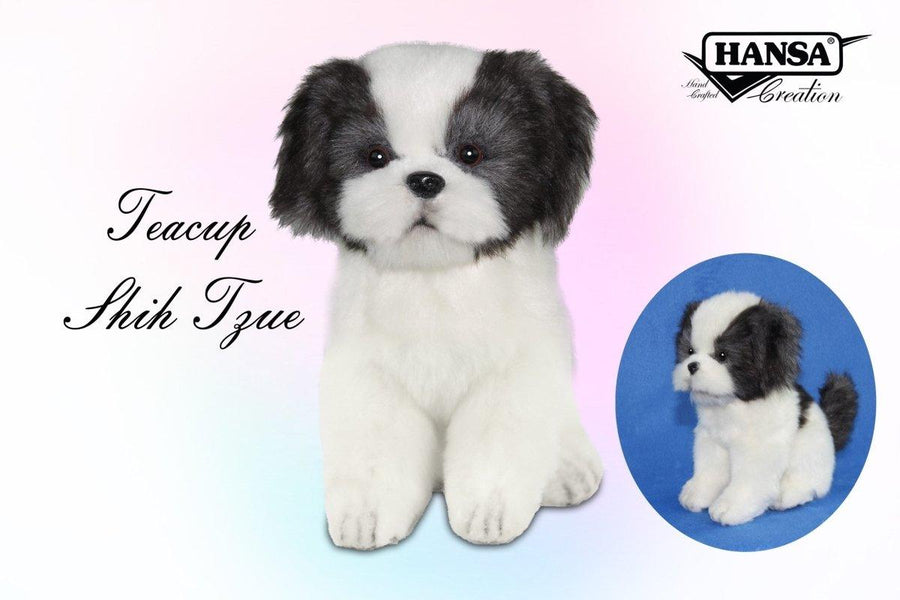Hansa Creation Shih Tzu Teacup liggende – hvit og brun Shih Tzu hundebamse i hvilestilling