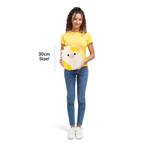 Squishmallows Bodie Cow 30 cm – Fuzz-A-Mallows Angle - Bamsedyra AS