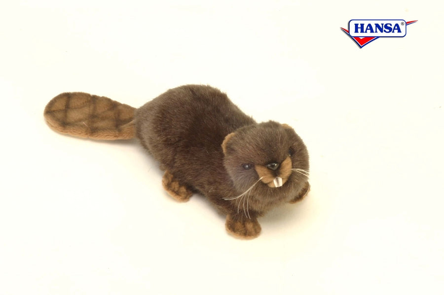 Hansa Creation Bever Kosedyr – naturtro brun bever plysj med bred flat hale og store framtenner