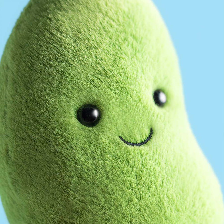 Jellycat Soyella Edamame Bean fra siden – myk grønn edamame-kosedyr