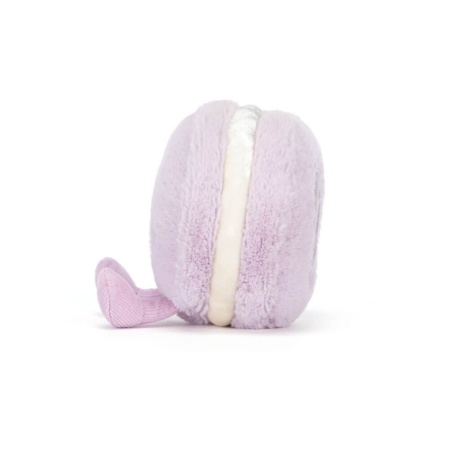 Jellycat Amuseables May Macaron Lavendel sett fra siden – liten lavendel plysj makron