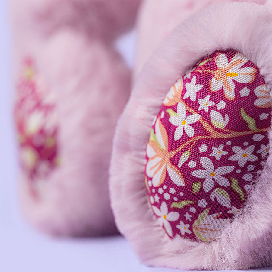 Jellycat Thistlepop Blossom Luxe Bunny sett fra siden – myk lilla Luxe-pels