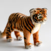 Hansa Creation Tiger Bamse Amur – naturtro Amur-tiger plysj med oransje pels og svarte striper