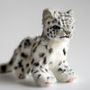 Hansa Creation Snøleopard Kosedyr – naturtro snøleopard plysj med hvit og grå flekkete pels