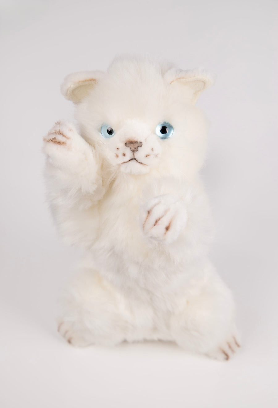 Hansa Creation Playful Kitten sett fra siden – oransje og hvit tabby kattunge plysj