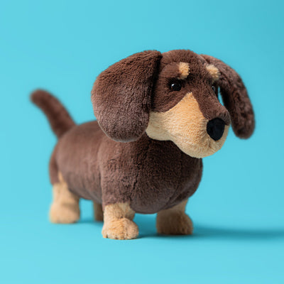 Jellycat Otto Sausage Dog – lang brun dachs kosedyr med korte bein og vennlig smilende ansikt