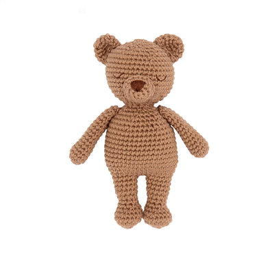 Patti Oslo Bo the Bear Kosedyr – heklet mini-bjørn i brun, håndlaget av naturlige materialer