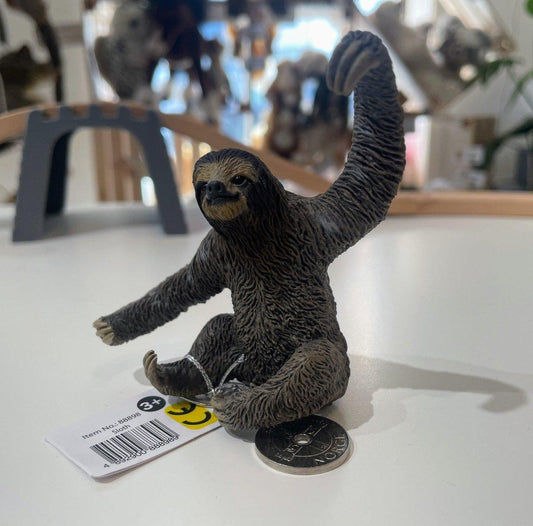 CollectA Dovendyr Figur – naturtro dovendyr figur i charakteristisk treg positur