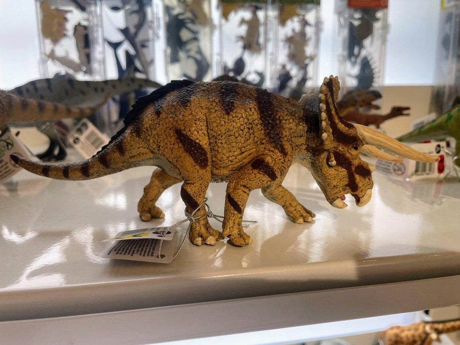 CollectA Triceratops Dinosaurfigur – sidevisning av naturtro triceratops