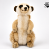 Hansa Creation Surikat Bamse – naturtro surikat plysj stående med brun og kremfarget pels, 22 cm